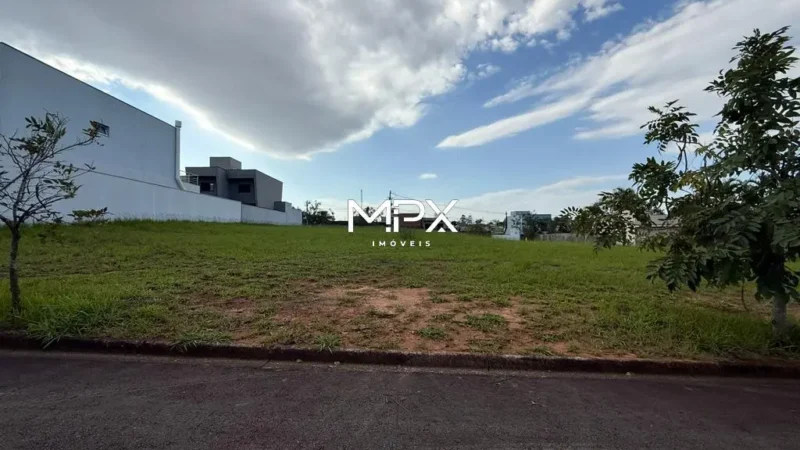Terreno à venda no Residencial Reserva Jardins em Piracicaba.