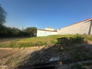 Terreno à venda no bairro São Vicente em Piracicaba.