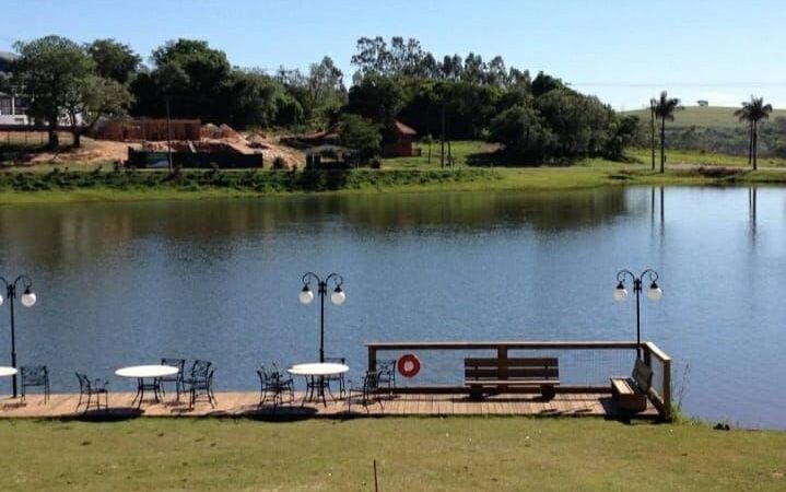 Terreno à venda em Condomínio Ninho Verde II, Pardinho
