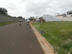 Terreno em condomínio à venda em Jardim Abaeté, Piracicaba — Moinho Vermelho