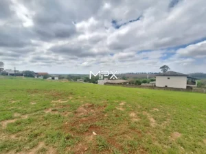 Terreno à venda no Condomínio Residencial Morada dos Pássaros em Rio das Pedras