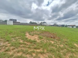 Terreno à venda no Condomínio Residencial Morada dos Pássaros em Rio das Pedras
