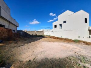 Terreno à venda em Água Branca, Piracicaba — Residencial São Luiz