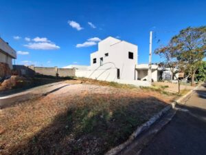 Terreno à venda em Água Branca, Piracicaba — Residencial São Luiz