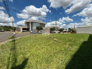 Terreno à venda em Piracicaba, Nova Pompéia, com 288.02 m², Lazuli Club
