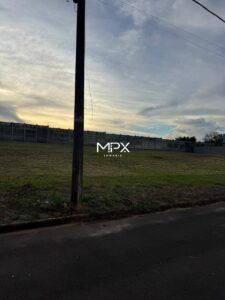 Terreno à venda no Conjunto Residencial Vitório Cezarino em Rio das Pedras