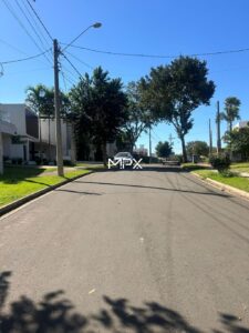 Terreno à venda no Residencial Villa D’Áquila em Piracicaba