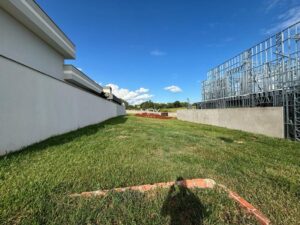 Terreno à venda em Piracicaba, Dois Córregos, com 413.01 m², Residencial Moinho Vermelho