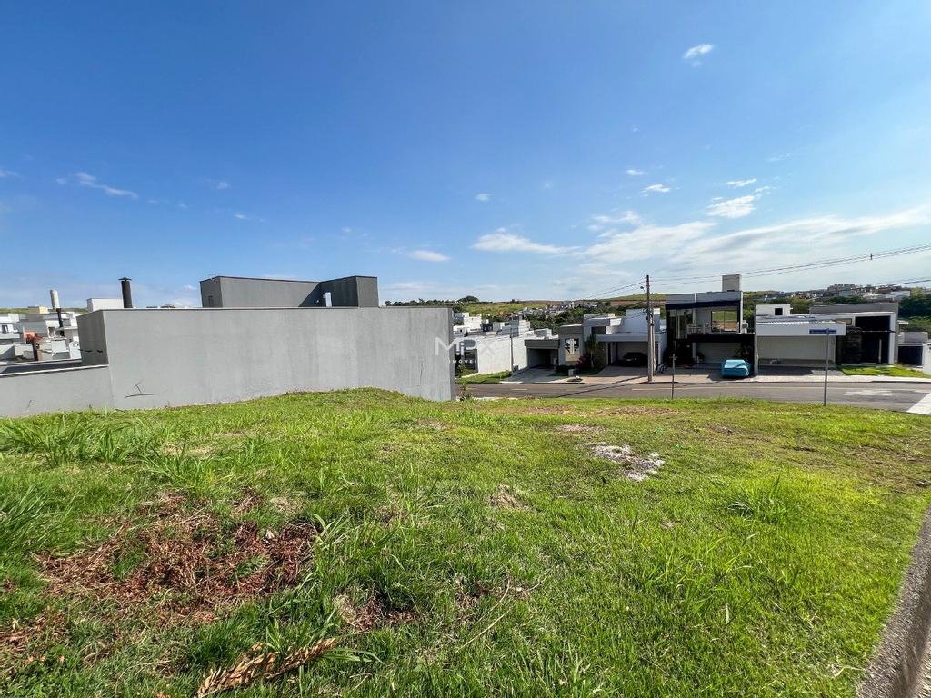 Terreno à venda no Condomínio Reserva das Paineiras em Piracicaba.