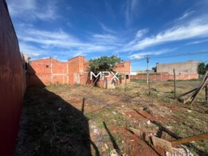 Terreno à venda no bairro Água Branca em Piracicaba — 238 m²