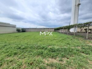 Terreno à venda no Residencial Fazenda Pinheirinho em Rio das Pedras — 300 m²