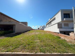 Terreno à venda no bairro Ondas em Piracicaba.