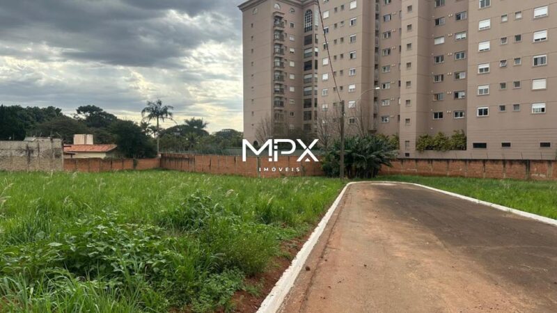 Terreno à venda no bairro Centro em Piracicaba.