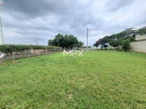 Terreno à venda no Residencial Fazenda Pinheirinho em Rio das Pedras — 300 m²