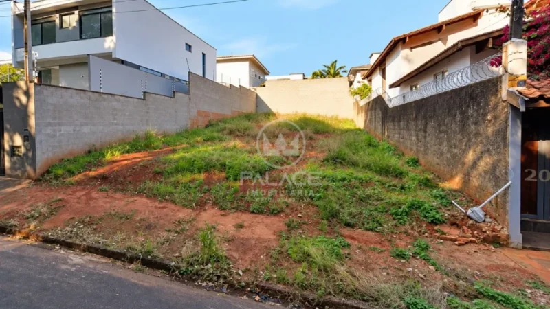 Terreno à venda em Parque Santa Cecília, Piracicaba — 360 m²
