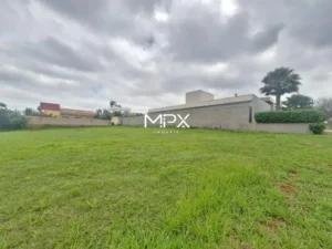 Terreno à venda no Condomínio Residencial Morada dos Pássaros em Rio das Pedras