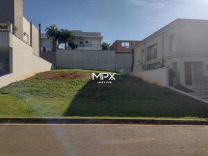 Terreno à venda em Piracicaba, Santa Rosa, com 303 m², Residencial Villa D áquila