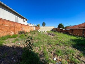 Terreno à venda no bairro Vila Rezende em Piracicaba
