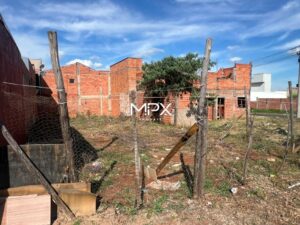 Terreno à venda no bairro Água Branca em Piracicaba — 238 m²