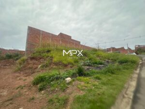 Terreno à venda no bairro Vila Sônia em Piracicaba.