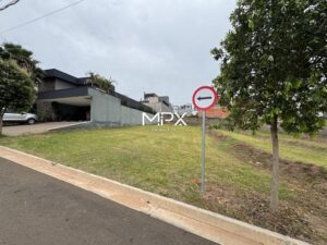 Terreno à venda no Residencial Damha II em Piracicaba.