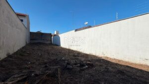 Terreno à venda no bairro Vila Industrial em Piracicaba