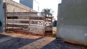 Terreno à venda no bairro Residencial Doutor Raul Coury em Rio das Pedras