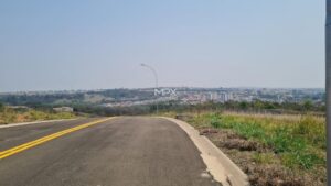 Terreno à venda em Piracicaba, Ondas, com 525 m², Residencial Vitória Régia