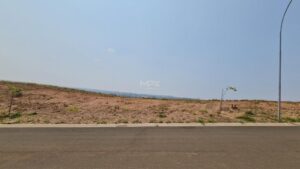 Terreno à venda em Piracicaba, Ondas, com 742.2 m², Residencial Vitória Régia