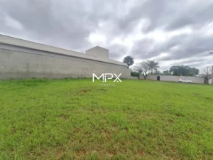 Terreno à venda no Condomínio Residencial Morada dos Pássaros em Rio das Pedras