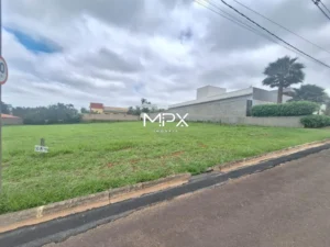 Terreno à venda no Condomínio Residencial Morada dos Pássaros em Rio das Pedras