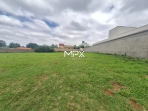 Terreno à venda no Condomínio Residencial Morada dos Pássaros em Rio das Pedras