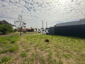 Terreno à venda no bairro Santa Rita em Piracicaba.