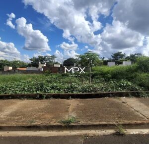 Terreno à venda no Residencial Bertolucci em Piracicaba