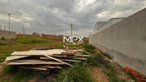 Terreno à venda no Residencial Quinta do Campestre em Piracicaba.