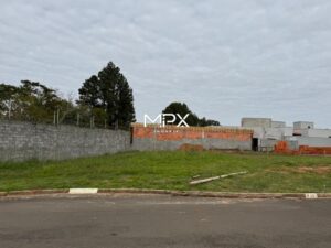 Terreno à venda no Condomínio Quinta do Engenho em Rio das Pedras