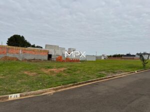 Terreno à venda no Condomínio Quinta do Engenho em Rio das Pedras
