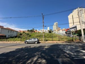 Terreno à venda e para alugar no Centro em Piracicaba.