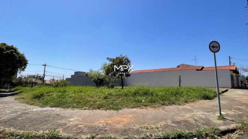 Terreno à venda em Piracicaba, Castelinho, com 358 m²