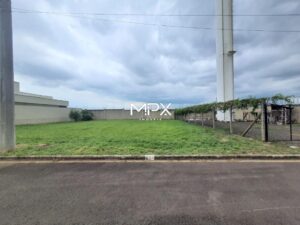 Terreno à venda no Residencial Fazenda Pinheirinho em Rio das Pedras — 300 m²
