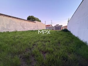 Terreno à venda no Parque Santa Cecília em Piracicaba.
