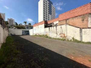 Terreno à venda e para alugar no bairro Centro em Piracicaba.