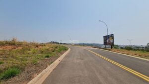 Terreno à venda em Piracicaba, Ondas, com 695.46 m², Residencial Vitória Régia