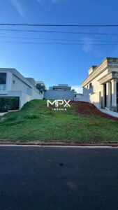 Terreno à venda no Residencial Villa D áquila em Piracicaba