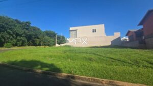 Terreno à venda no Condomínio Villa Bela Vista em Piracicaba