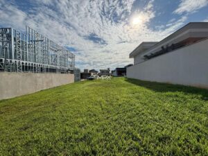 Terreno à venda em Piracicaba, Dois Córregos, com 413.01 m², Residencial Moinho Vermelho