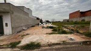 Terreno à venda no Residencial Quinta do Campestre em Piracicaba.
