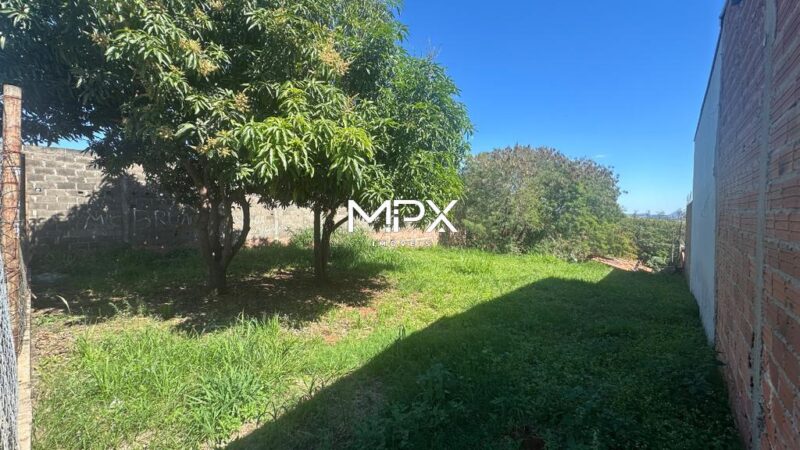 Terreno à venda no bairro Pompéia em Piracicaba — 350 m²