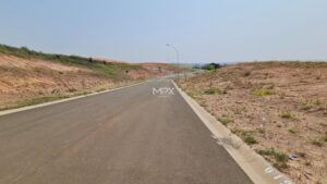Terreno à venda em Piracicaba, Ondas, com 742.2 m², Residencial Vitória Régia