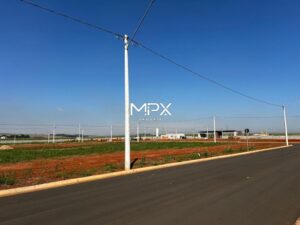 Terreno à venda no Residencial Fazenda Pinheirinho em Rio das Pedras